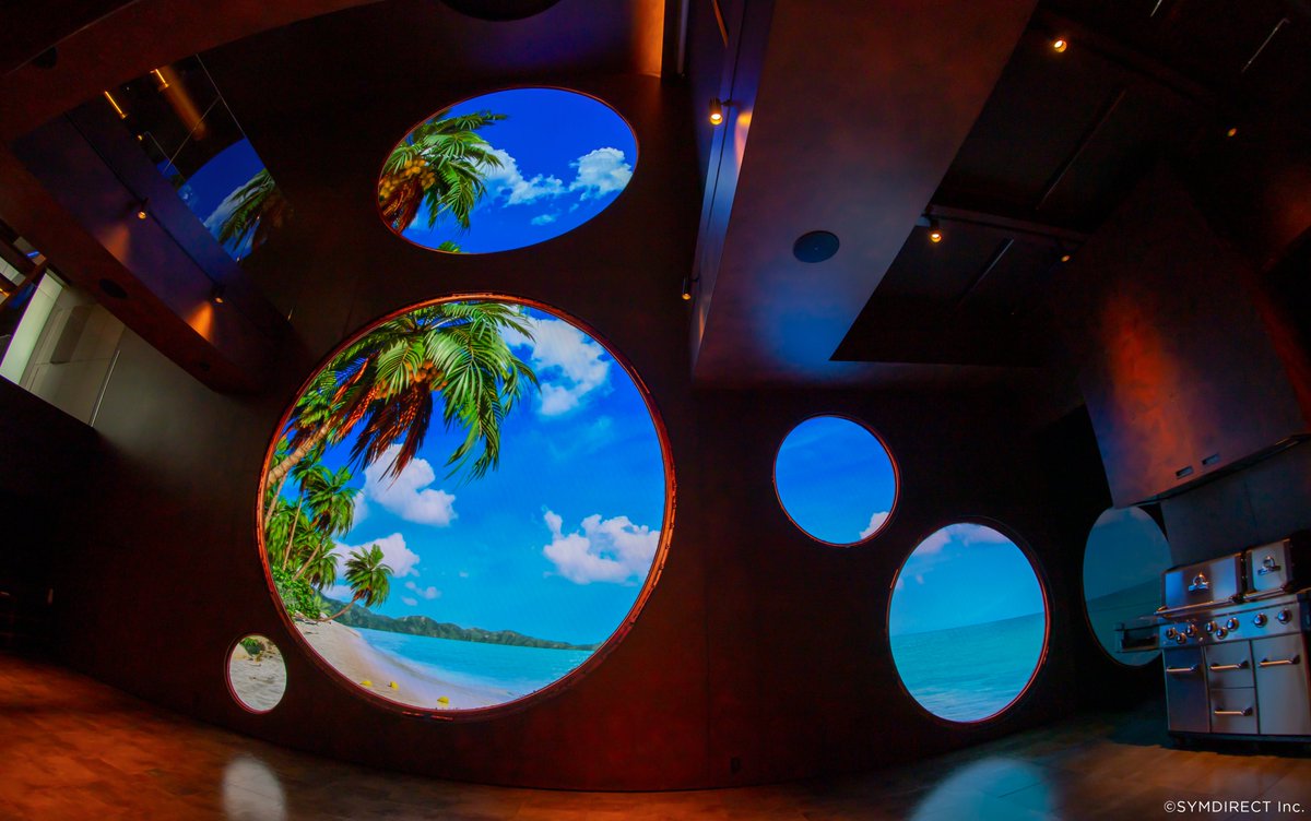 studioVOXEL_PR's tweet image. 【WORKS】Architectural LED Mapping

某都内宅の壁面に設置されたLEDディスプレイ内映像制作のお手伝いをさせて頂きました！

弊社が担当したのはビーチ部分のCG制作🌴🌊

実際に窓の向こうに世界が続いているかのような奥行きのある映像を展開しています🪟

#空間演出
#LEDmapping
#VOXELのお仕事