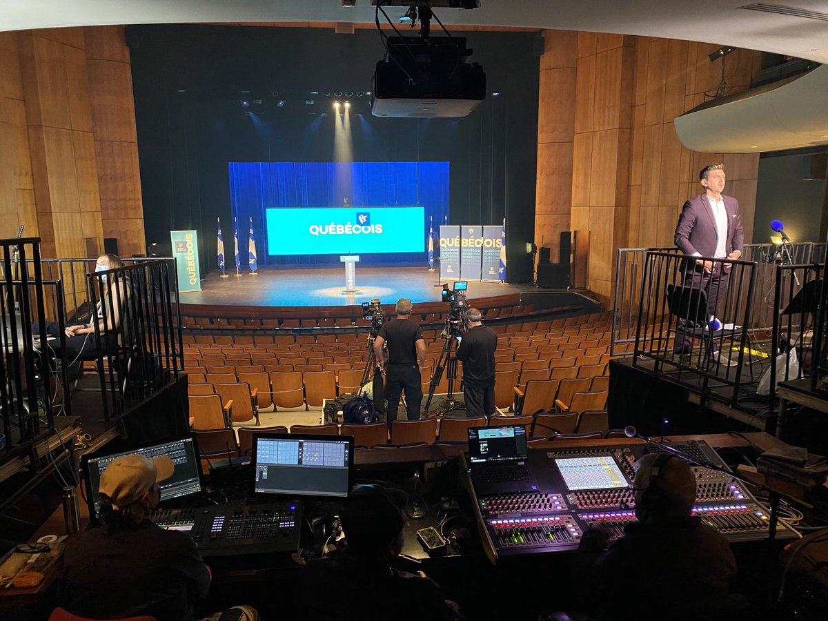 En direct du Centre Pierre-Péladeau où le chef du Bloc, Yves-François Blanchet, livrera son discours en fin de soirée.