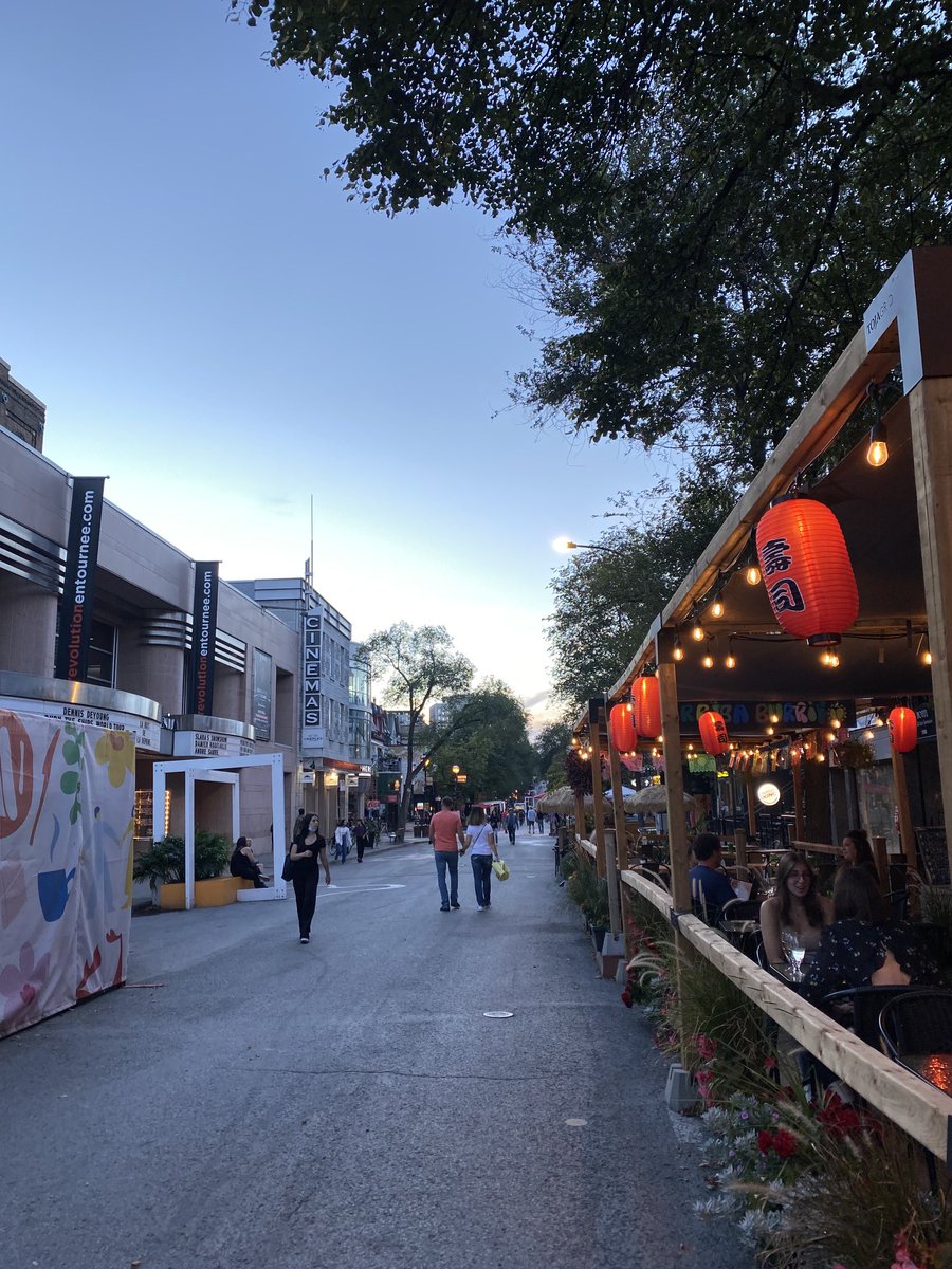 Début de soirée électorale tranquille sur Saint-Denis, à un coin de rue du QG du Bloc Québécois, établi au Centre Pierre-Péladeau.