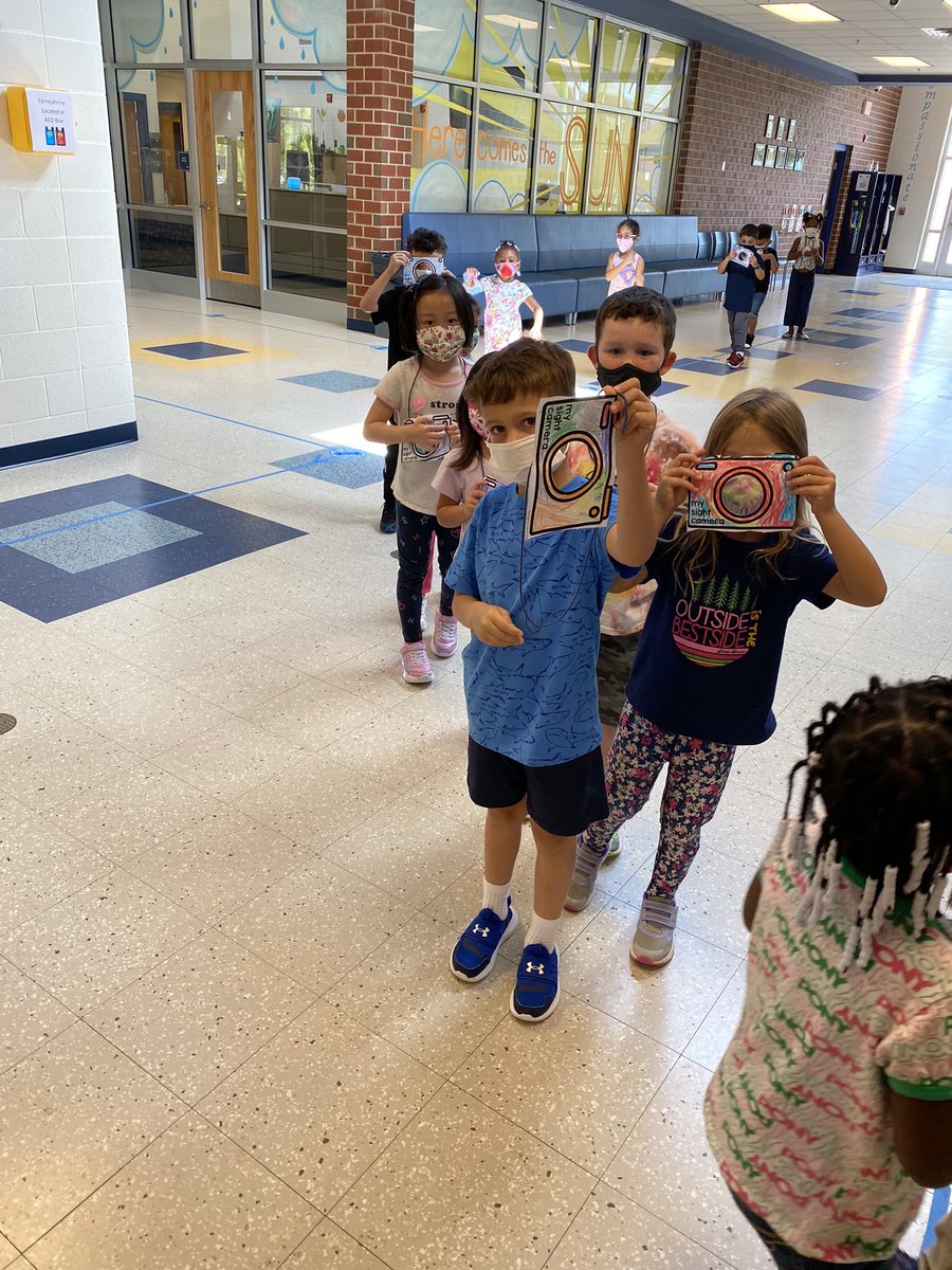 MsLebling's tweet photo. Today, we started our 5 Senses unit with a sight scavenger hunt around the building using our cameras! #lebling117 @KyleRWilsonES https://t.co/rBR9X3DEVZ