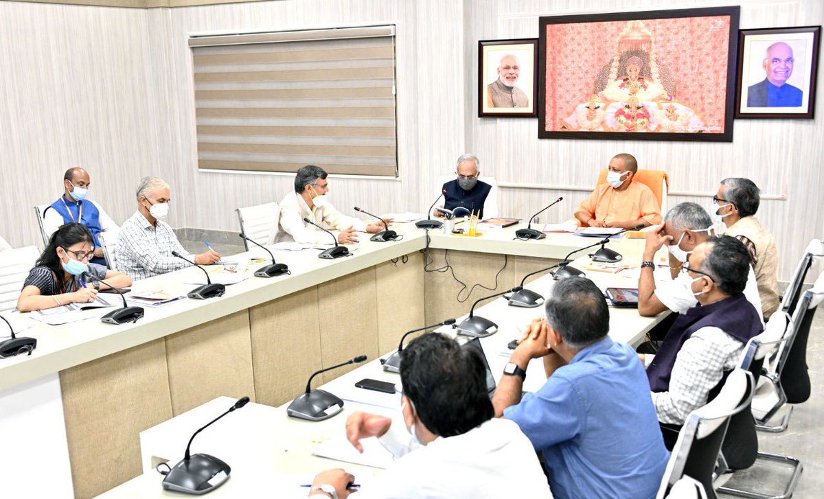 SanyuktaSam1's tweet image. SDGs in Focus🎯

@myogiadityanath जी ने @UPGovt के साथ  @NITIAayog के उपाध्यक्ष श्री @RajivKumar1 जी एवं वरिष्ठ अधिकारियों के साथ गहन चर्चा की!

मुख्यमंत्री जी और उपाध्यक्ष ने बैठक में सतत विकास लक्ष्यों #SDGIndiaIndex में UP की प्रगति के संबंध में भी कार्ययोजना बनाने की बात की!