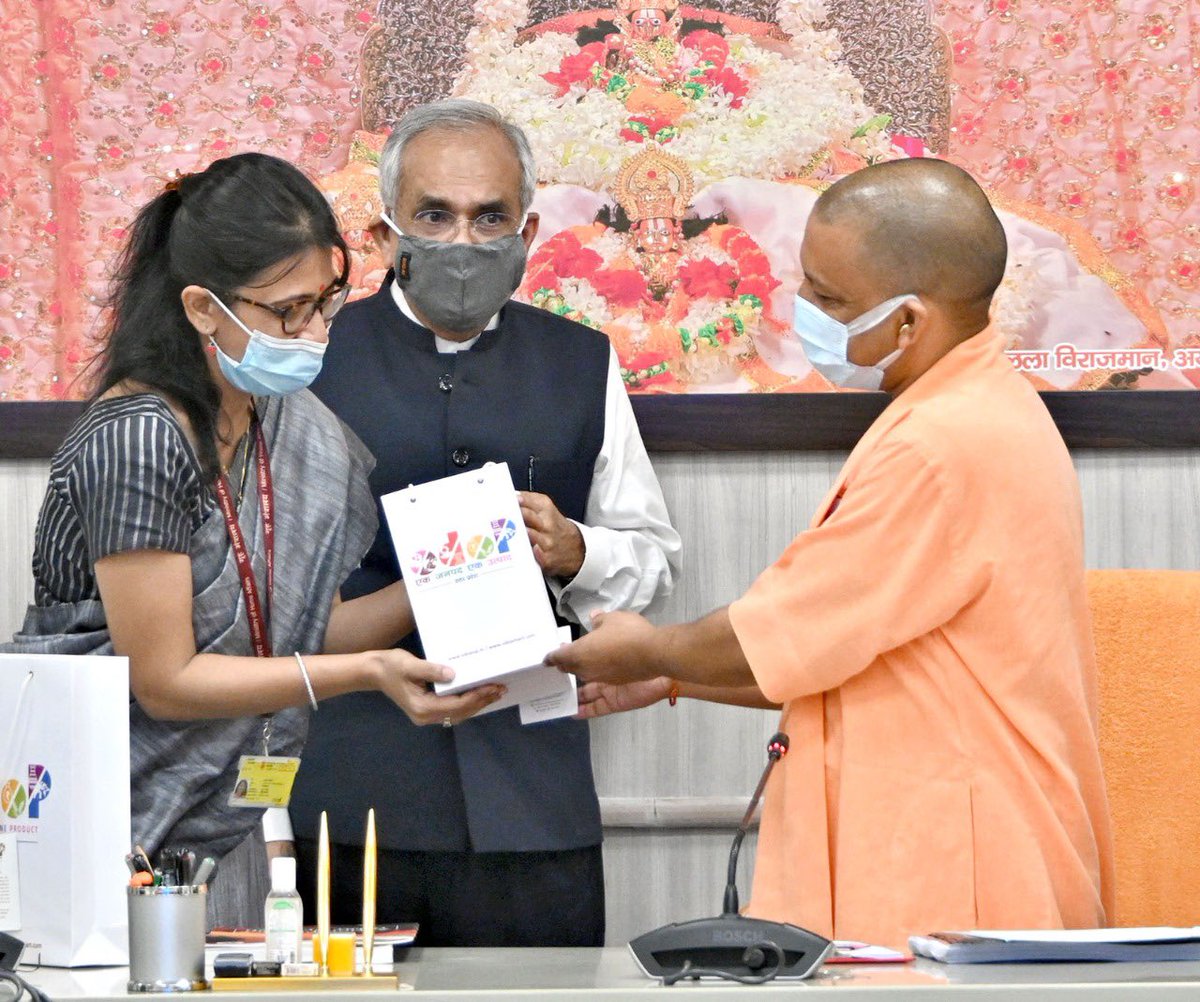 SanyuktaSam1's tweet image. SDGs in Focus🎯

@myogiadityanath जी ने @UPGovt के साथ  @NITIAayog के उपाध्यक्ष श्री @RajivKumar1 जी एवं वरिष्ठ अधिकारियों के साथ गहन चर्चा की!

मुख्यमंत्री जी और उपाध्यक्ष ने बैठक में सतत विकास लक्ष्यों #SDGIndiaIndex में UP की प्रगति के संबंध में भी कार्ययोजना बनाने की बात की!