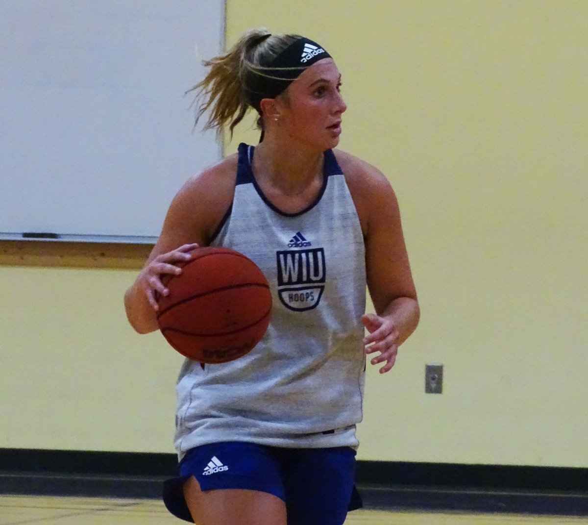 Mal was on 🔥🔥🔥 tonight at practice!

Letting those 3⃣s fly 👌
Sophomore szn loading 🔋

#TRADITIONofTOUGH