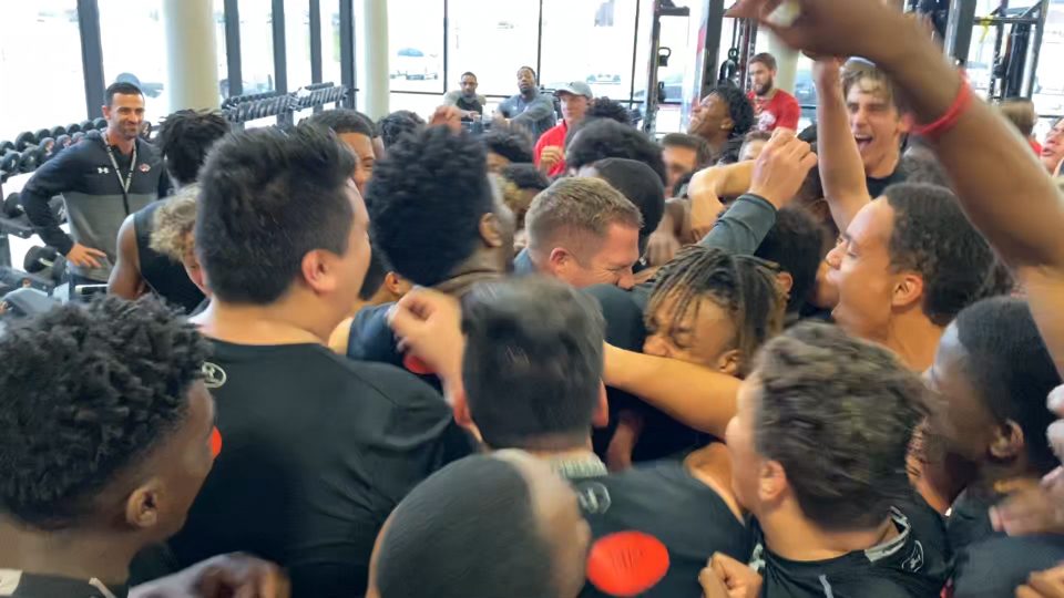 ZoneBraswell's tweet photo. The Braswell Zone is a special place. Now, the world knows thanks to ESPN.  See the video that received more than a million views in an hour on the @ESPNSportsCentr Instagram site.

https://t.co/xVW98jQNe0 https://t.co/HXuU8Z87G5