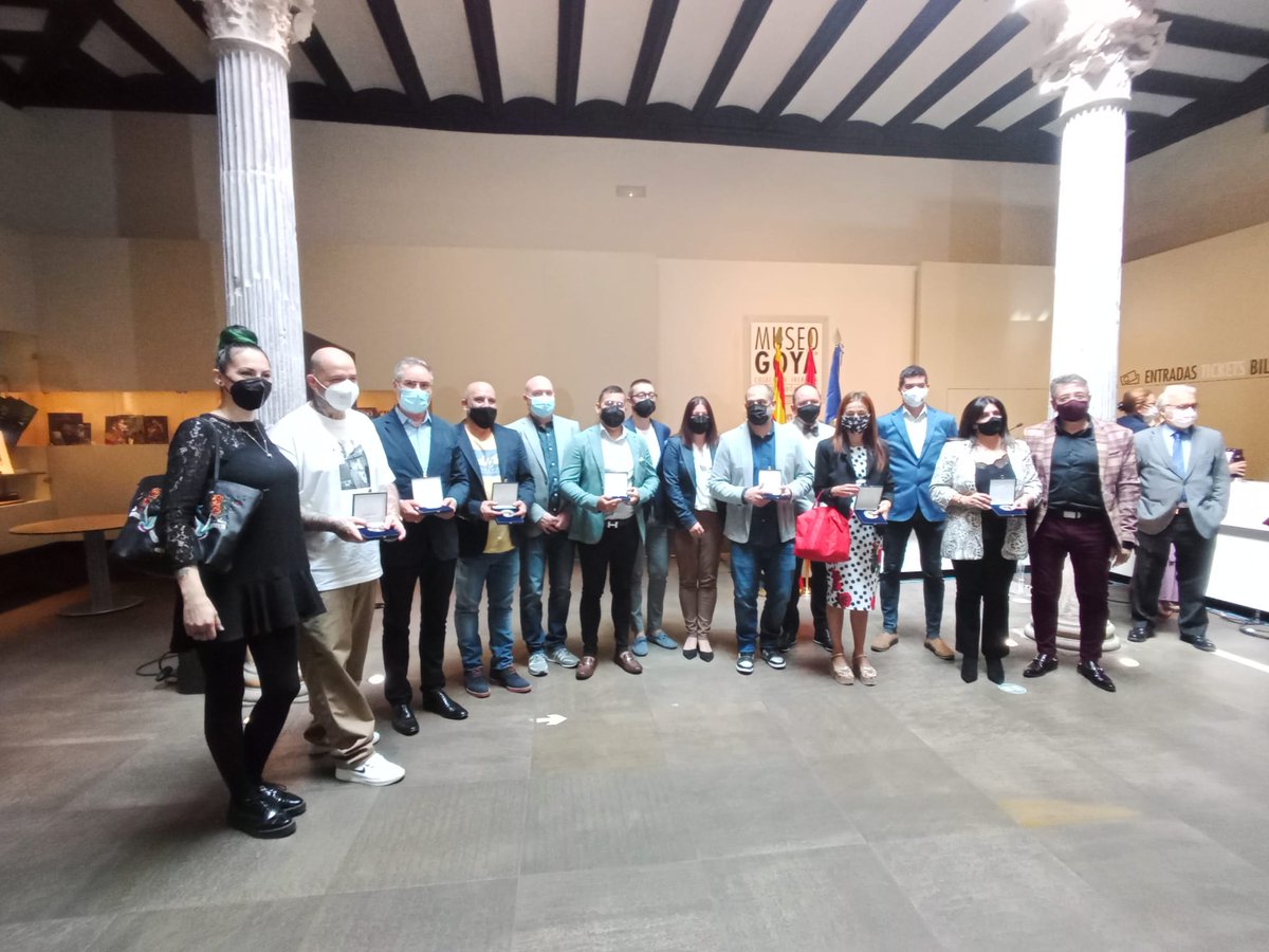 🤗 Histórico día el vivido hoy junto a <a href="/TatauB/">Tatau</a>  <a href="/LillasPastia_H/">Lillas Pastia Huesca</a> <a href="/callizoainsa/">Restaurante Callizo</a> @espacioN y el resto de restaurantes aragoneses que han recibido su "Medalla al mérito turístico" 🏅 
Reconocimiento muy merecido para estas empresas bandera de nuestra gastronomía ¡Sois un orgullo! 🙌