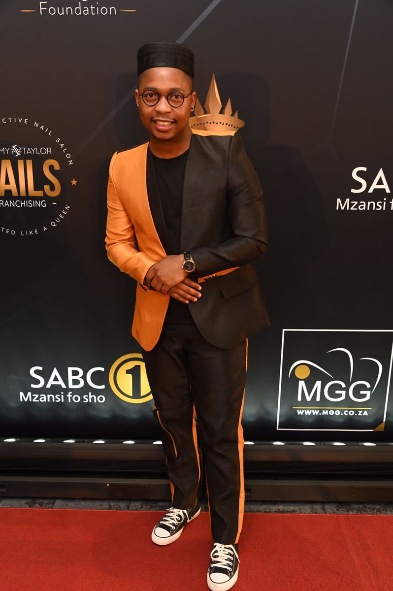 The Clean Up Was Hood👊🏾✨✨✨
#RoyaltySoapieAwards 

👔 <a href="/PalediSegapo/">Paledi Segapo II</a> @palse_africa 
🔌 <a href="/TheGabi/">Gabi Mbele</a> 
📸 <a href="/ouparazzi/">Ouparazzi</a>
