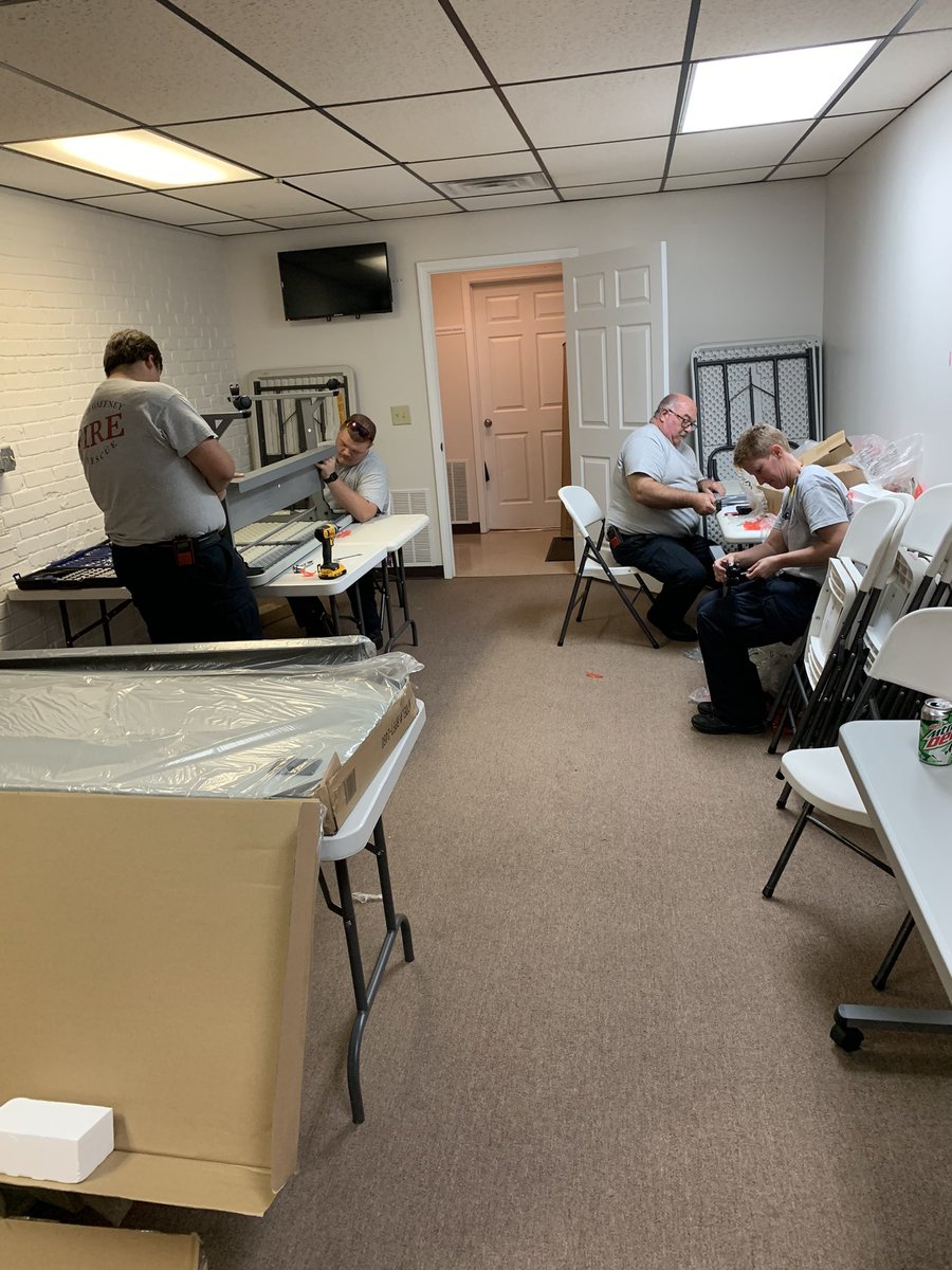 GaffneyFire's tweet photo. New tables going in one of the training class rooms. https://t.co/21VeDrbVyH