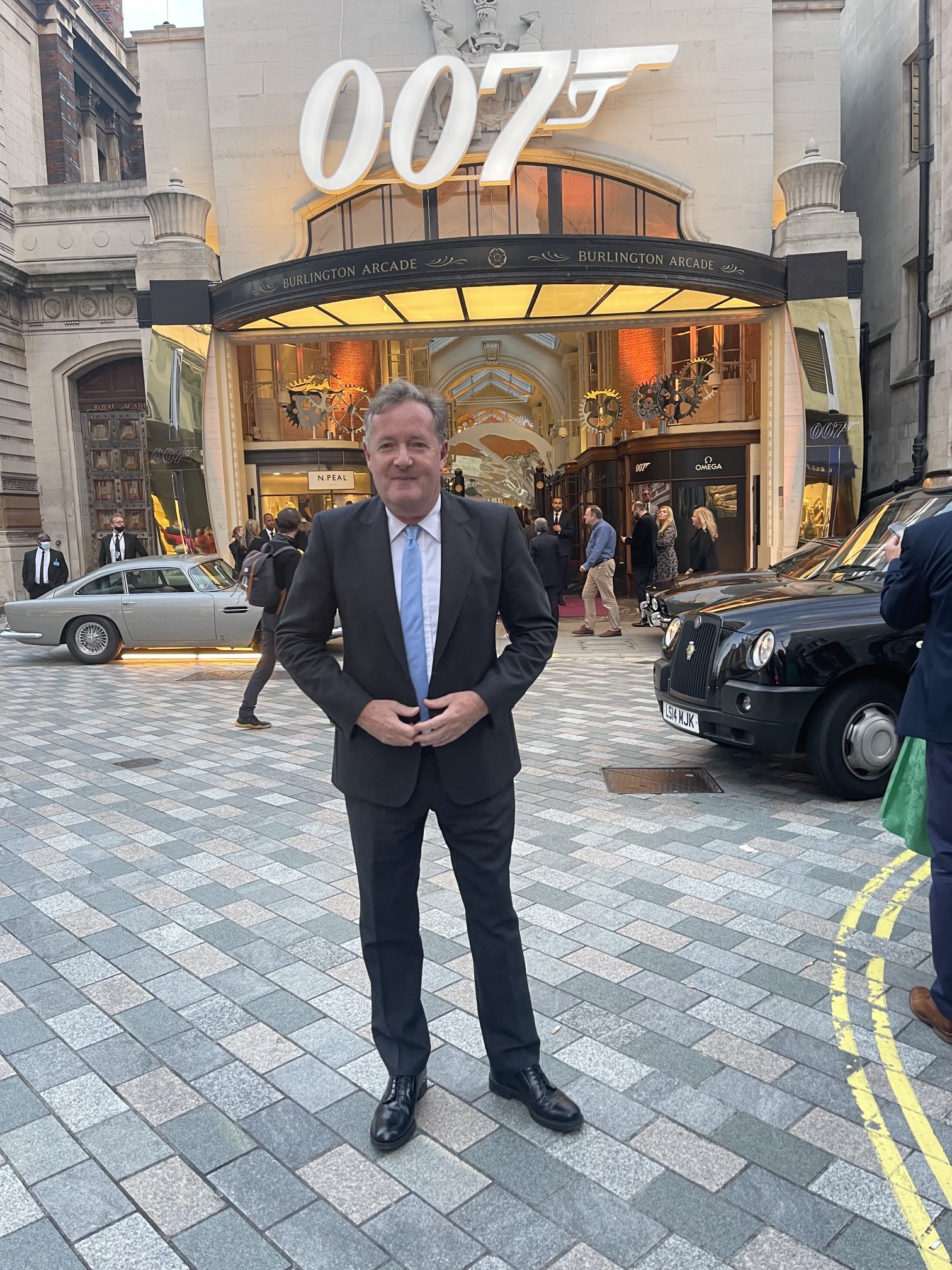 Piers on Twitter "BREAKING Daniel Craig’s replacement as 007 finally revealed… 👇👇 https