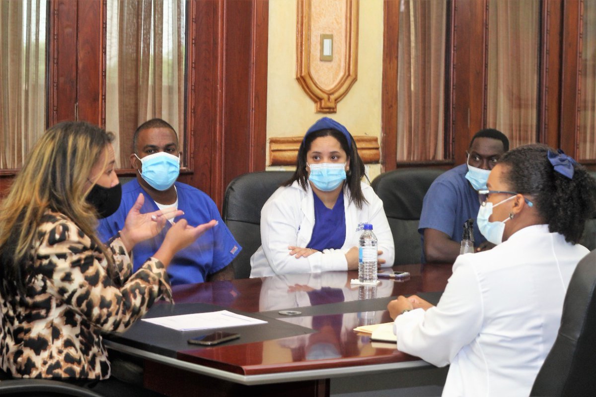 EnapEscuela's tweet photo. El equipo médico de la Escuela Nacional Penitenciaria, se reunió con la Directora General de la ENAP, donde analizaron temas relativos  de mejoras de los servicios médicos que se brindan a los aspirantes a agentes penitenciarios. #SeAbrenLasAulas #ZDigital #FelizInicioDeSemana https://t.co/36YyCUA0Ry
