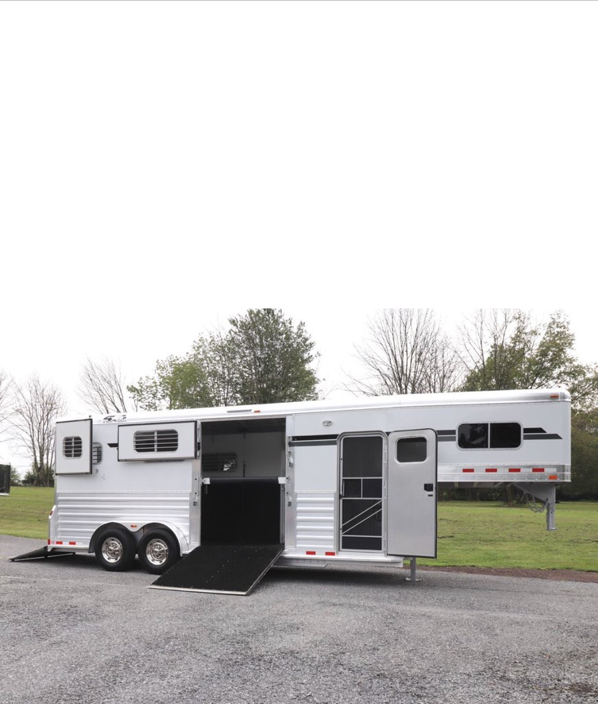 m_crouton's tweet photo. Thank you to everyone that made this dream a reality!! This is the actual trailer. Itβll take about two weeks to wrap everything up and for GFM funds to go to our bank. Thank you!!! #allthewayto30k #BestSupportersEver #CroutonCrew #CowLove #Community https://t.co/lZQdPSTLvc