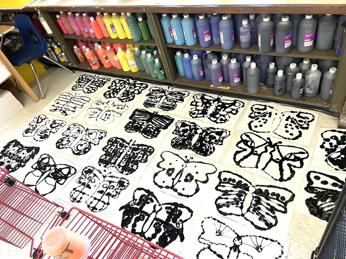 Mrs Brown • Art tweet media