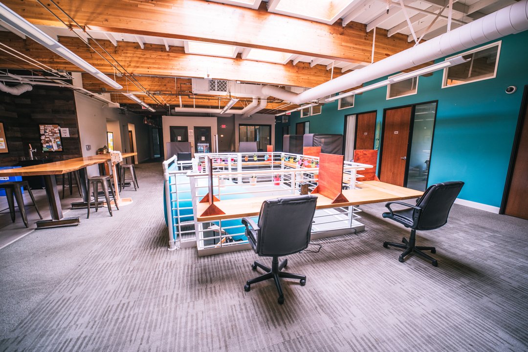 PortWorkspaces's tweet image. Our 101 Broadway location is perfect for those seeking flexible workspaces located between Downtown Oakland and the waterfront at Jack London Square. 

#WorkNearHome #Oakland #PortWorkspaces #Coworking #FutureOfWork #CreativeOffice