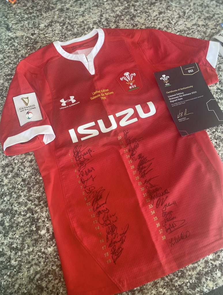 Sarah Thomas tweet media