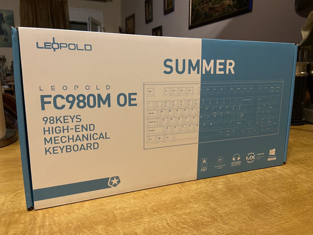 PadPoet's tweet photo. Wow, what a beauty and a beast at the same time this Leopold keyboard is. #leopold #mechanicalkeyboard #980M #cherrymx https://t.co/JapHn4aHmh