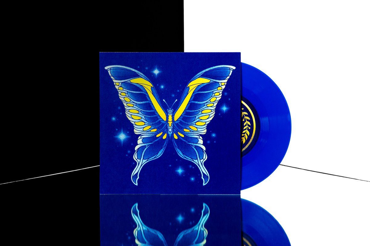 iam8bit's tweet image. Today, we begin a year long celebration of 25 years of Persona with...✨a BIG GIVEAWAY!✨

RETWEET THIS POST and FOLLOW for a chance to win our sold out Persona Vinyl Collection! Includes:

😻 Persona 5 4xLP
🎭 Persona 5 Royal 3xLP
🦋 Hymn of the Soul 7"

Winner chosen at random!