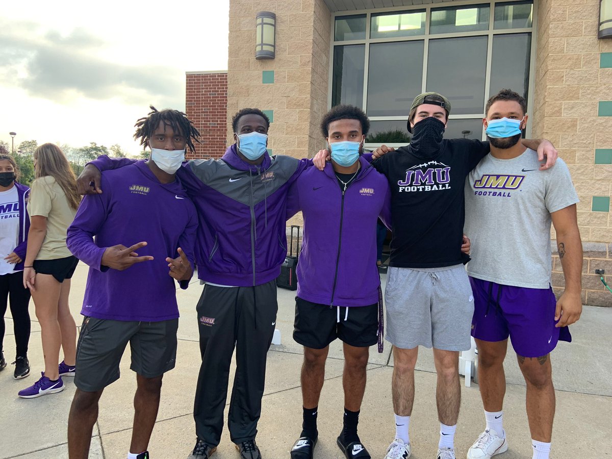 JMUFootball's tweet photo. Always great to have our Dukes a part of Marvelous Mondays at Smithland Elementary School!

#GoDukes https://t.co/bKUwMXFZAk