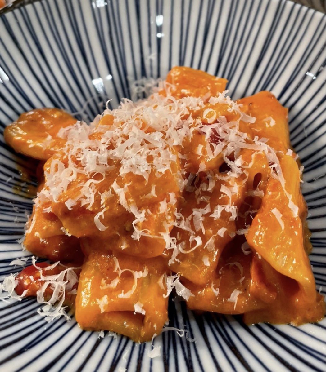 dommdeangelis's tweet photo. I wanna see something. 
Like for steak, Retweet for pasta https://t.co/Bo9WYdOKDV
