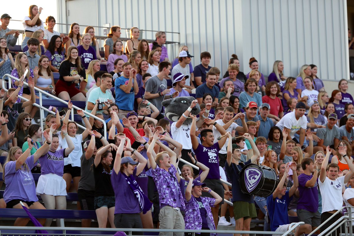KState_Students's tweet photo. Remember how fun this was? 

Let's do it again this Thursday as @KStateSOC takes on Texas! It's a ⚪️ 𝐖𝐇𝐈𝐓𝐄 𝐎𝐔𝐓 ⚪️ and we've got【ＦＲＥＥ】shirts and pizza for students! 

📆 Sept. 23
📍Buser Family Park
⏰ 7:00 PM https://t.co/61diRdsrYV
