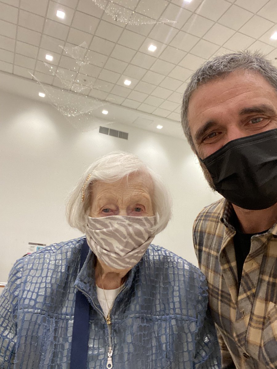 CraigCameronWV's tweet photo. This is Vera. Vera is over 100 years old. Vera first voted in the 1940 election in Saskatchewan. Vera has voted in every election since.

Be like Vera. https://t.co/34HJcAFQRX