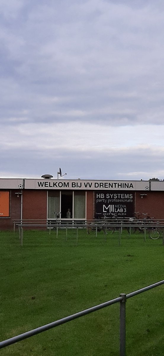 pascalweteringe's tweet image. Eindelijk weer opleiding verzorgen voor de @KNVBNoord @KNVBOost! Dat was lang geleden.
Bij vv Drenthina bijeenkomst 1 voor G-trainer. Dik voor elkaar met enthousiaste trainers en hele enthousiaste spelers.