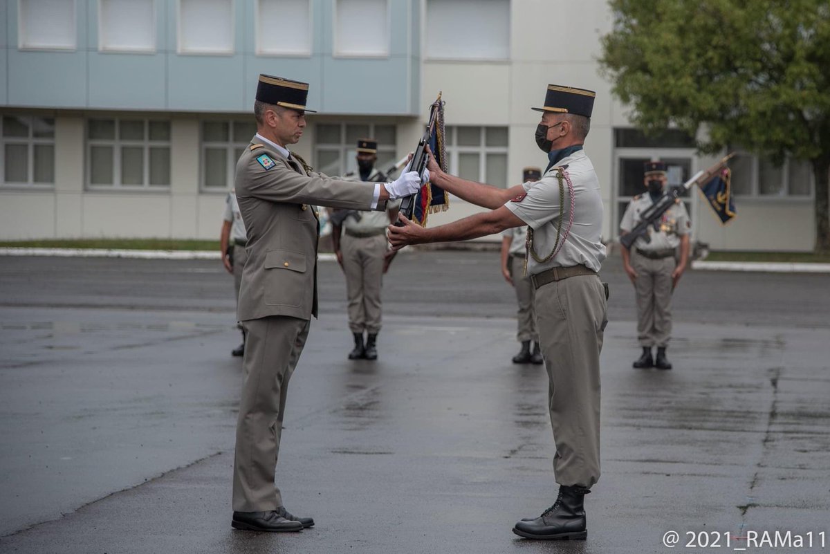 11e_RAMa's tweet image. Samedi a eu lieu la #PassCom de la B5. La batterie de nos #réservistes. 

Après 13 ans de réserve, dont deux à la tête de la B5, le capitaine François rend la batterie au capitaine Philippe. 
Sa motivation pour la B5 ? "Rendez-vous sur objectif !"🎯

Bon vent, bonne mer 🌊