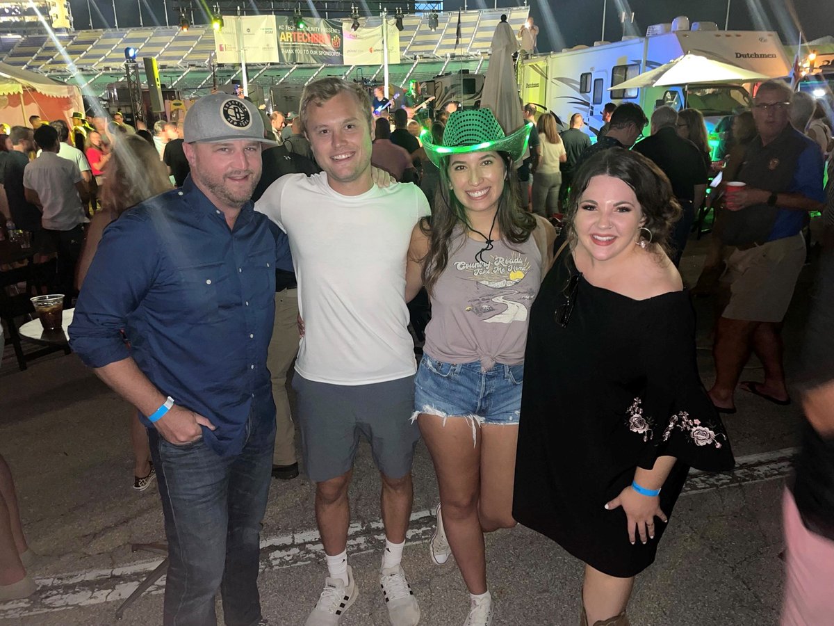 NetStandard's tweet photo. The heat was on at the 41st Annual American Royal Series of Barbecue that @NetStandard co-sponsored! Big thank you to @Polsinelli for allowing us to be part of an event that was pork-fection!

#ARtechBBQ #americanroyal #americanroyalbbq https://t.co/8iTb4CX963