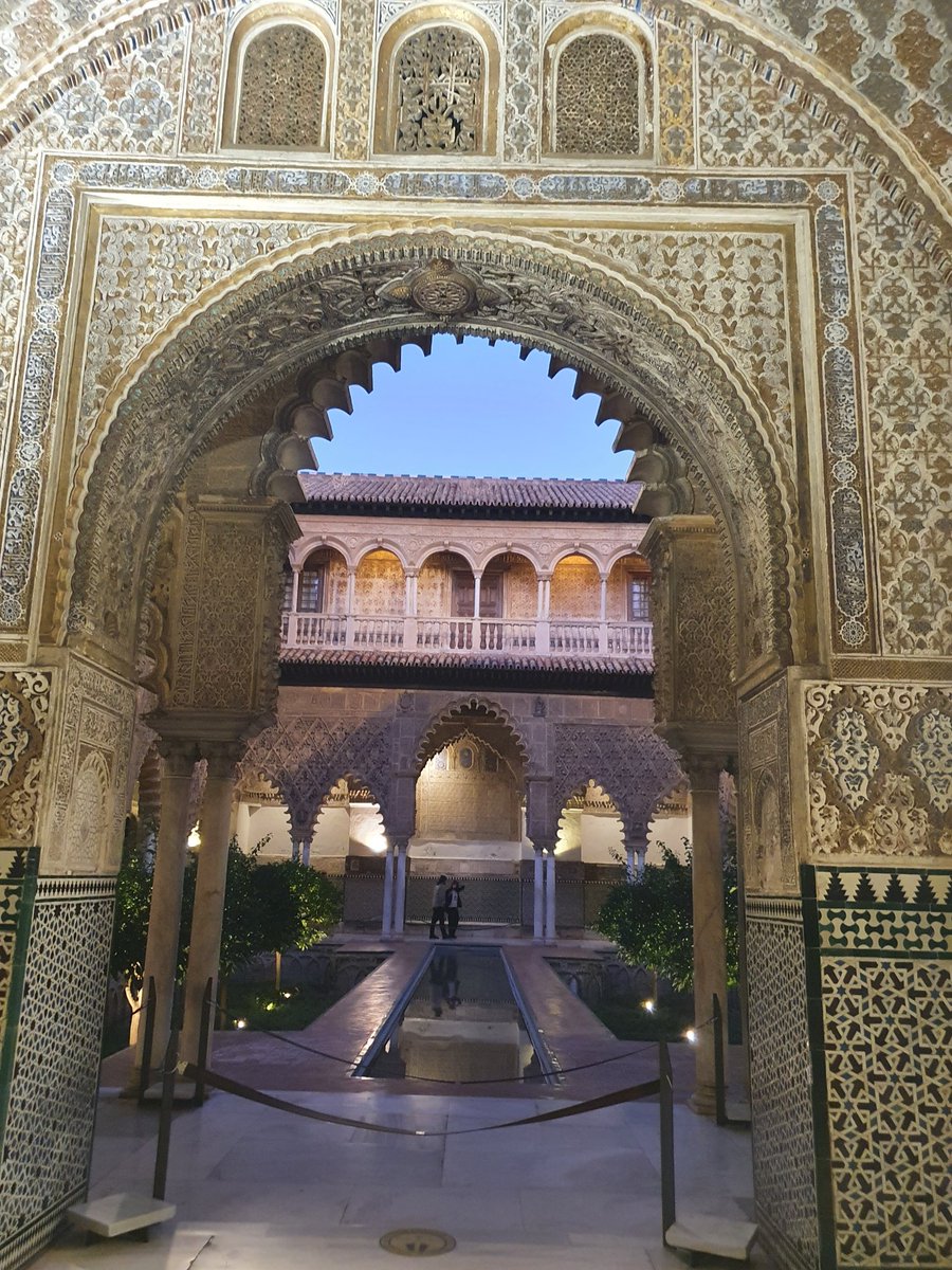 Rosa_Molina0's tweet photo. #encuentrodestartups  en el Real Alcázar de Sevilla con visita guiada https://t.co/z6D7YPwvoS