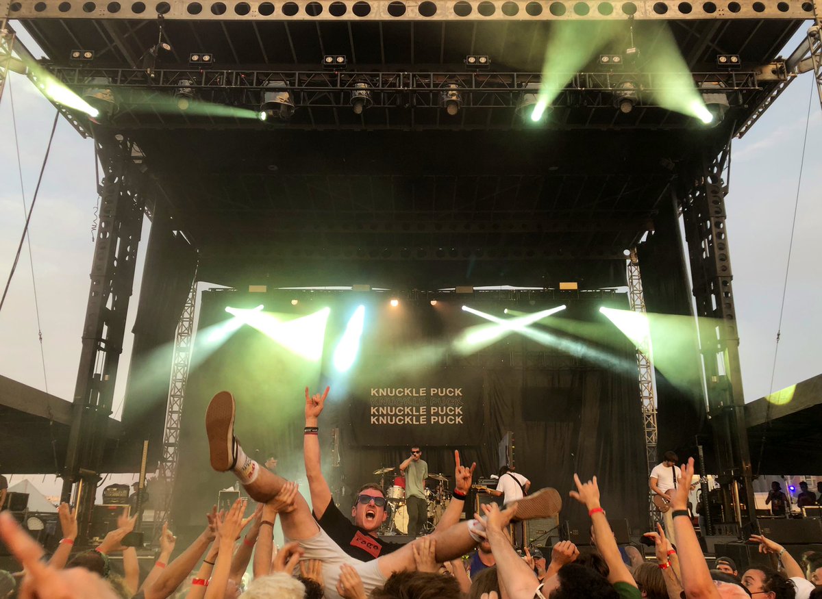 Raccoon Mom tweet media