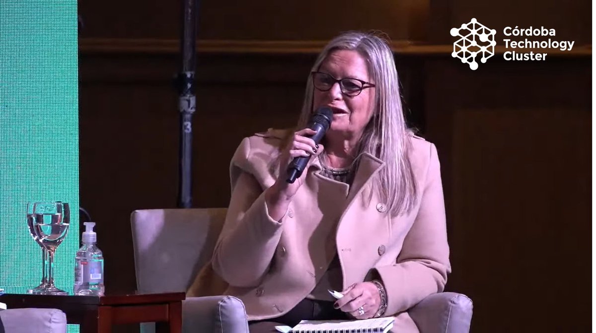 Primer #panel del día #lunes de la #CórdobaTechWeek #SemanaTIC2021: "El Trabajo en la Economía Digital":
➡️ "Debemos tener muy en claro que esta sustitución, será continua e irá evolucionando.", Teresa Olivi, Rectora de la <a href="/ubpascal/">Universidad Blas Pascal | UBP</a>.