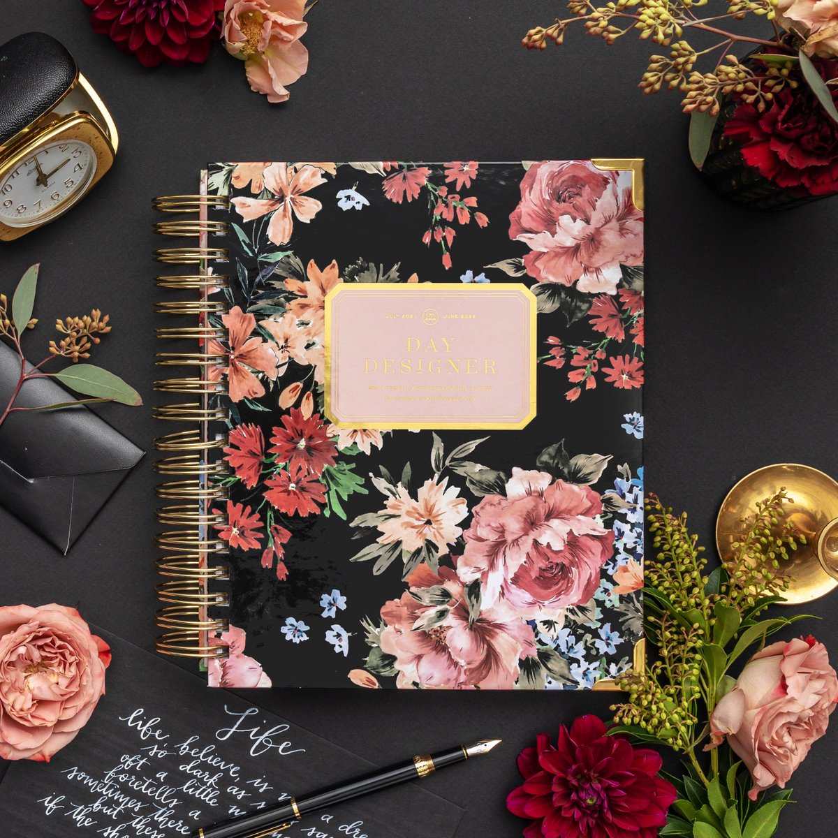 TheDayDesigner's tweet photo. Announcing our Launch Day BEST SELLERS! β¨ With every launch, we love seeing which cover styles are the top favorites... and the results are in!
The Crowd Favorite - Charcoal Bookcloth
Most Loved Pattern - Romance
Next Top Fave - Blissful
#daydesigner https://t.co/R3AEJsPNBF