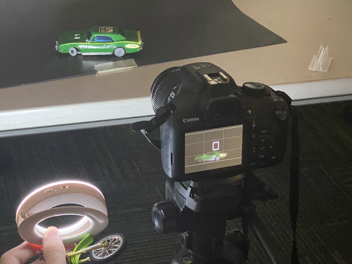 Mr_Burden_TA's tweet image. Day 10: checked out photography and students working with light sources using ring lights. #AdminChallenge #180DaysLearning