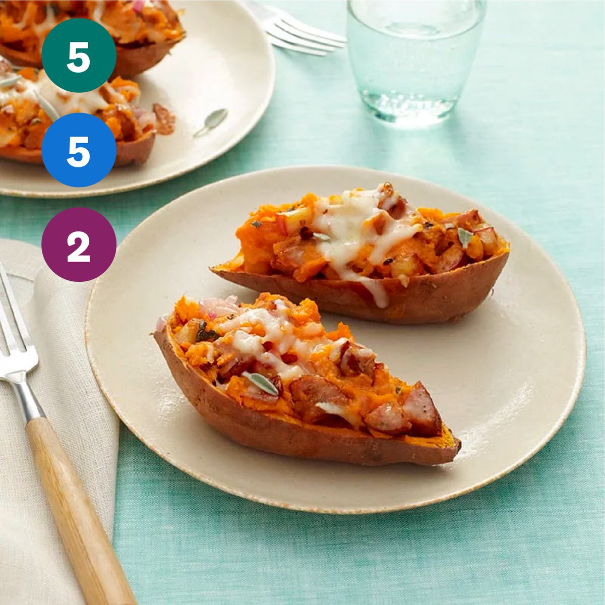 A savoury mix of precooked chicken sausage, apple, and shallot lends a new twist to standard twice baked potatoes. Find the full #recipe here: bit.ly/3tWFLGX #myWW #SmartPoints