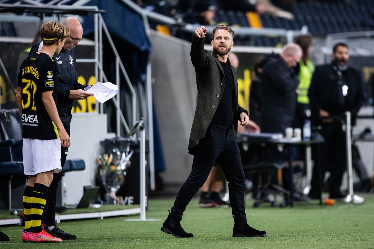 Lyssna på vad chefstränare Grzelak, och hans motståndarkollega Mikael Stahre, tyckte efter 3–1-matchen på Friends Arena. Presskonferensen efter AIK–IFK Göteborg finns nu att se i sin helhet på <a href="/FollowUsAIK/">FollowUs AIK</a> – followusaik.se