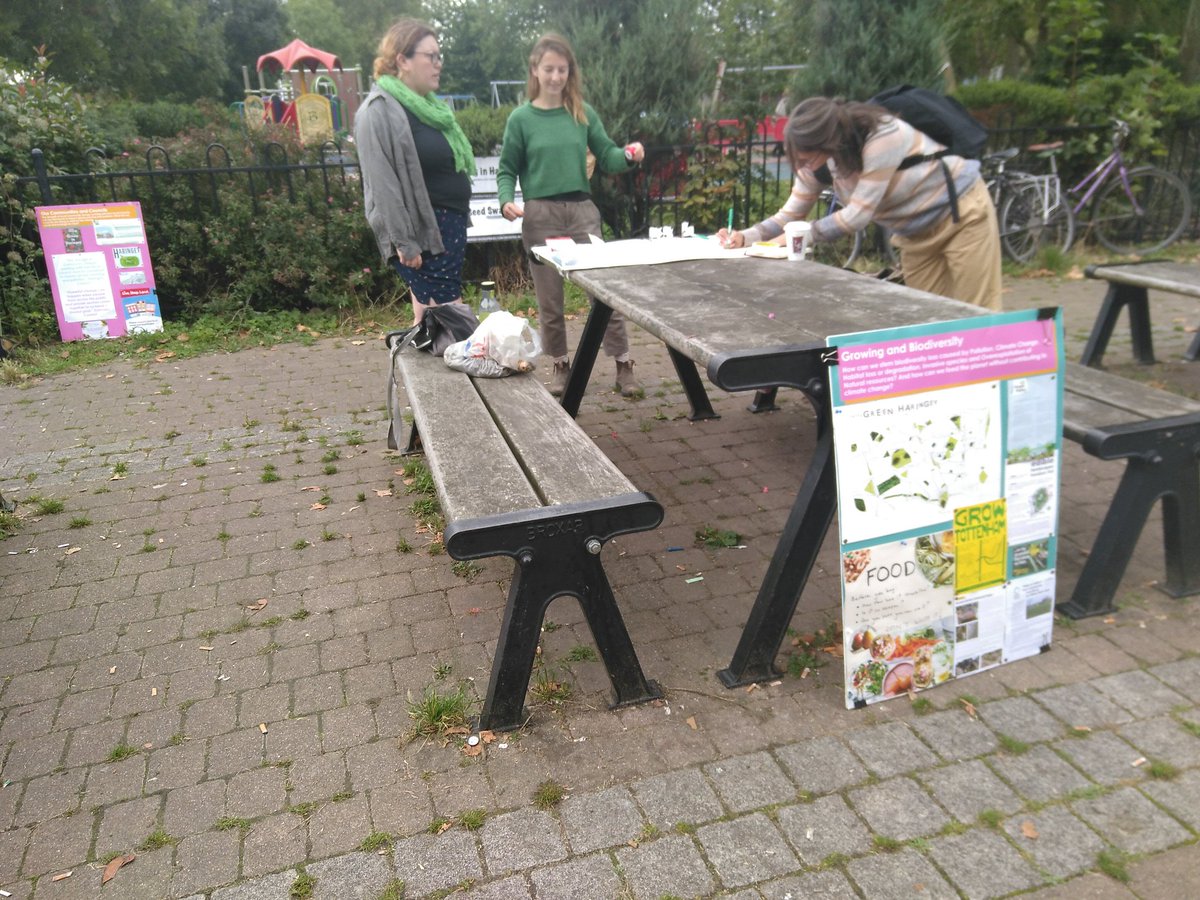 Jolly afternoon <a href="/ChestnutsPark/">FriendsChestnutsPark</a> for #GreatBigGreenWeek. Seed swap for our growing and green spaces day #chestnutsecofestival. Tomorrow warm homes - get some energy advice (rather topical!)