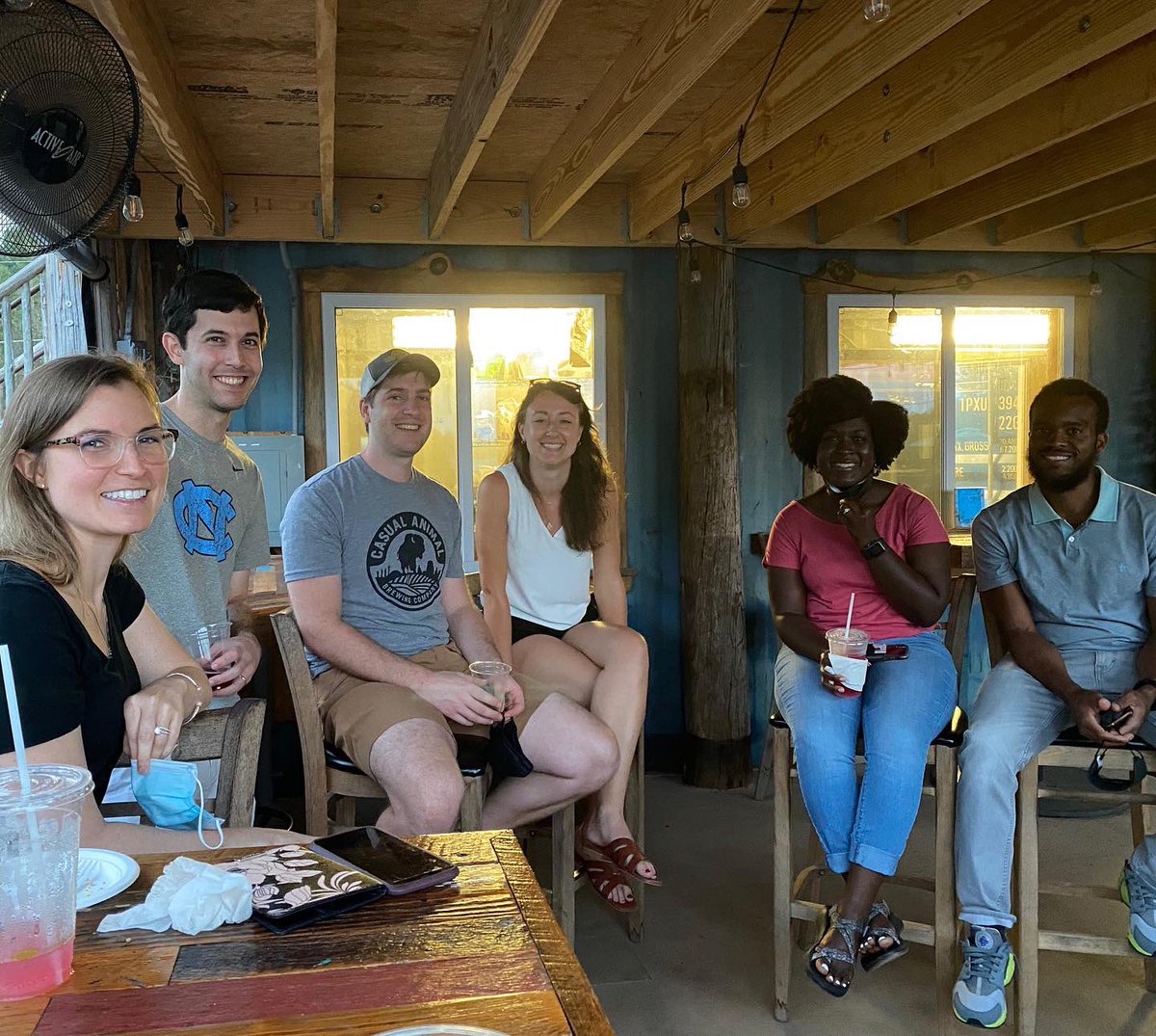 twas the night before switch week 🔁 our senior residents pass on ages of wisdom as our interns transition from small ↔️ tall for the first switch between pediatrics and medicine of the year!