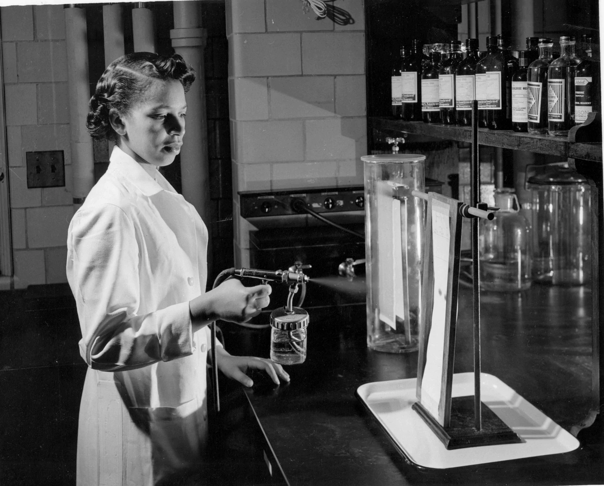 wearepushblack's tweet photo. It was the biggest scam of the century. Cancer patients were being sold a fake cure, and she knew how to stop them. But there was one huge problem: according to the government, she didn’t even exist! #PushBlack #BlackHistory 🥼 https://t.co/FjYl6hjrjW