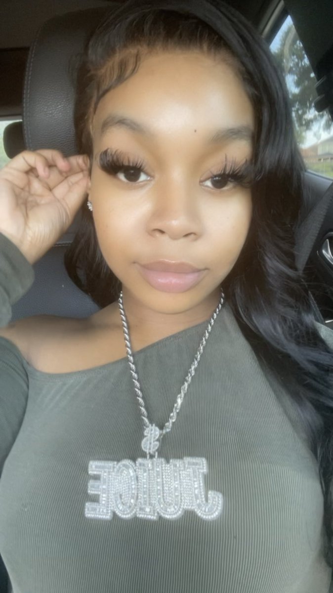 supremexzee's tweet photo. Update : Still 𝐻𝑒𝓇 ♛ https://t.co/J1yNVfQqvD