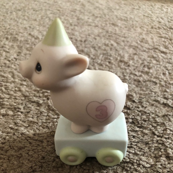 So good I had to share! Check out all the items I'm loving on <a href="/Poshmarkapp/">Poshmark</a> from <a href="/grami_4/">Carrie</a> #poshmark #fashion #style #shopmycloset #preciousmoments: posh.mk/rMb3mpduIjb