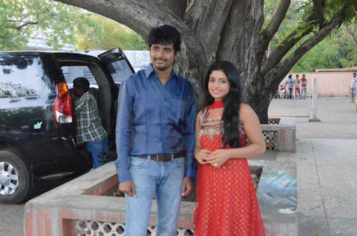 A Unseen Pic Of @Siva_Kartikeyan Anna & Athmiya Akka in  Manam Koothi Paravai 

Follow and Support to new fans page @EGSSK 

#Doctor #Ayalaan #DON