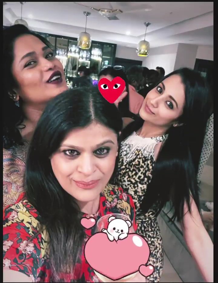 E_x54M2UYAg1TCE?format=jpg&name=medium