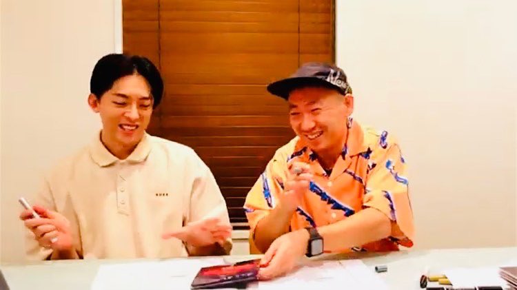 saatookoo1105's tweet image. ㊗️15年ぶり新作アルバム㊗️
タロケンのアルバム
「LAP RECORD」発売記念の
オンラインサイン会にて。
とっーーーても楽しかったです。
有難うございました。
LAP RECORDめちゃめちゃ素敵なアルバムです‼️‼️
@KENTHE390 @TAROSOUL 
#kenthe390
#tarosoul 
#laprecord
#タロケン