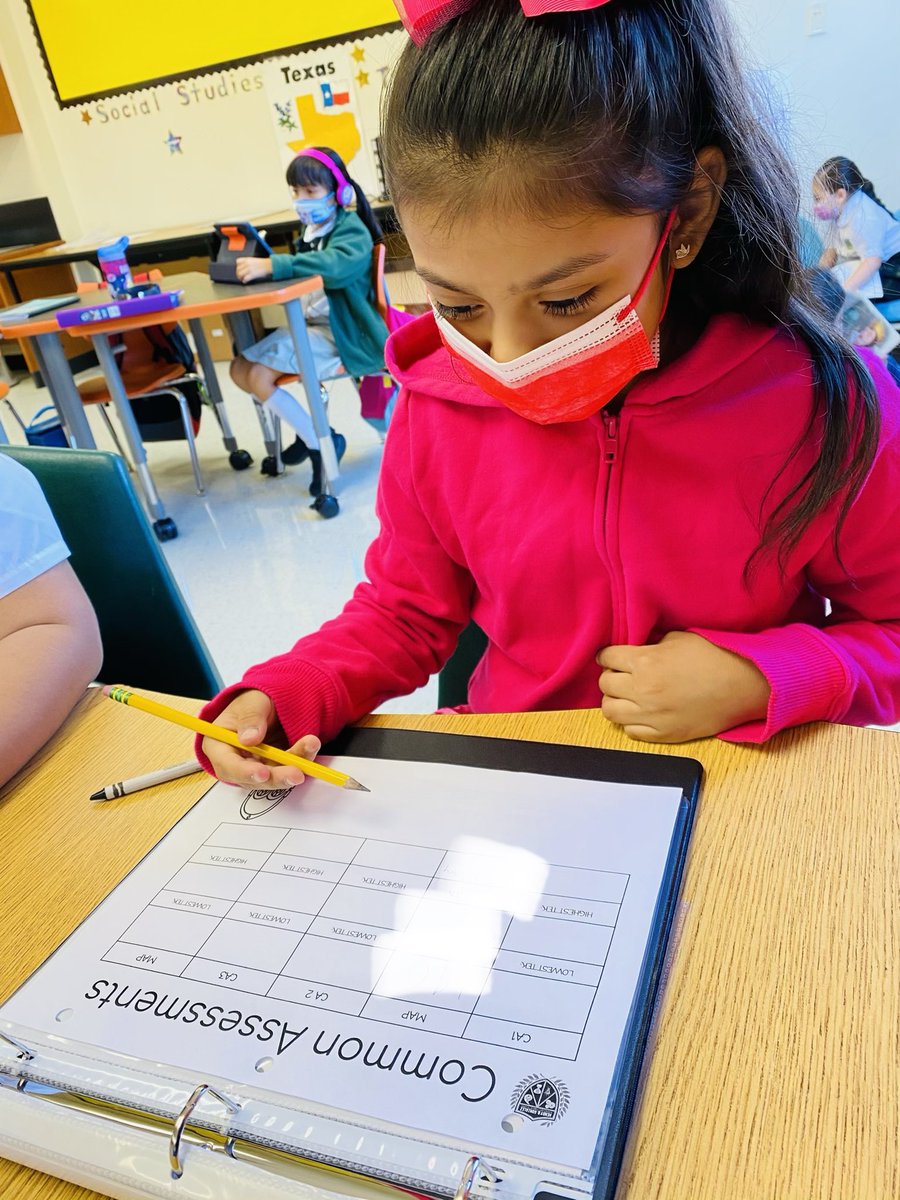 indiramoreno000's tweet photo. ✨Having conferences with my students about their MAP test results, setting individual goals, and learning how to track progress towards mastery✨ #2PLwars #HBGnewhope @PersonalizeDISD @HBGonzalezPLA @dallasschools https://t.co/kG1D6yJegL
