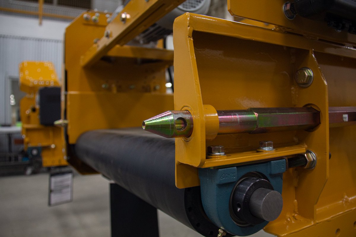 Put away the wrenches. These #conveyors connect to and disconnect from each other with no #tools required. #convenienceisking #worksmart #simpleisbest #Manufacturer #agriculture #Farmers #Commodities