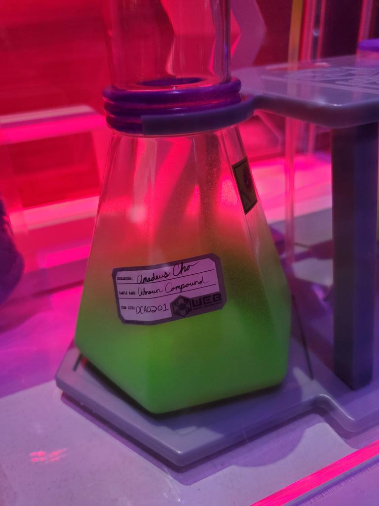 besties i know its been forever and a day since I've posted but theyre selling a lil kit at disney rn with amadeus' name on them and i nearly made a scene