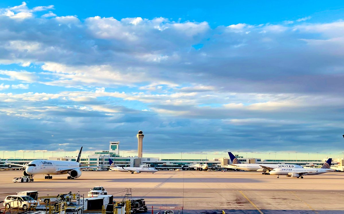 skygirl190's tweet photo. A bustling, busy, beautiful September evening at the airport! #work #DIA @DENAirport @weareunited @staralliance #atc #flyfriendly #travel #takeoff #bigmetalbirds https://t.co/NOfhKjrbPt