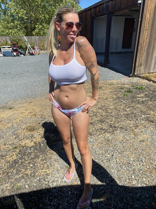 LINK IN BIO! 🔥 don&rsquo;t miss your chance to see daily pics and videos. #onlyfanswife #20k #Subscribe #RETWEEET<a href="/tag/subscribe"class="tags"><span>#subscribe</span></a><a href="/tag/retweeet"class="tags"><span>#retweeet</span></a><a href="/tag/20k"class="tags"><span>#20k</span></a><a href="/tag/onlyfanswife"class="tags"><span>#onlyfanswife</span></a><a href="/tag/foxx"class="tags"><span>#foxx</span></a>