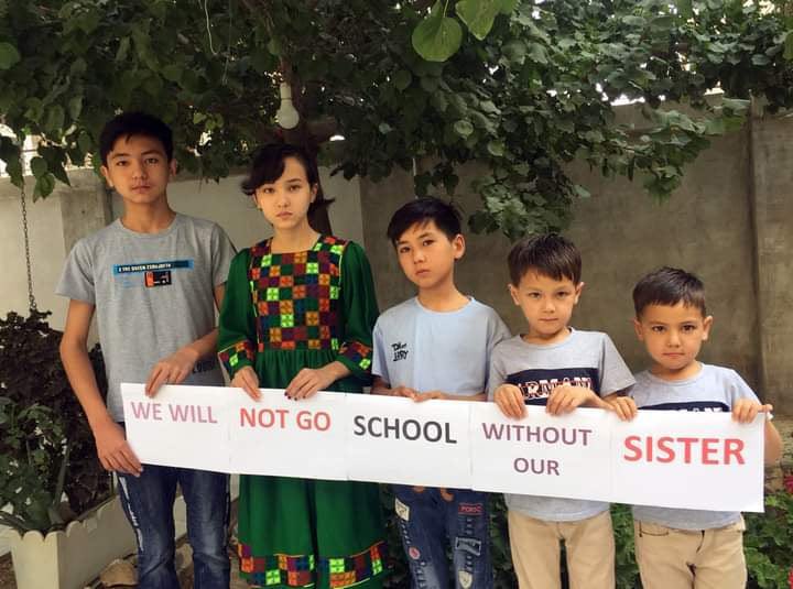 AshArcher7's tweet photo. Education is a basic human right. The world should not allow Taliban ( A terrorist regime) to take that away from Afghan females. #standwithafghanwomen #StandWithPanjshir #TalibanDestroyingAfghanistan #SanctionPakistan https://t.co/FmENKzOdz7