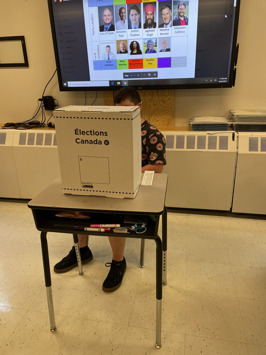 LeighaJ's tweet photo. Vote day for us- vote day for students #StudentVoteCanada #proud #standupforyou @MuskBeechgrove @TLDSB https://t.co/8vxoMoZgCp
