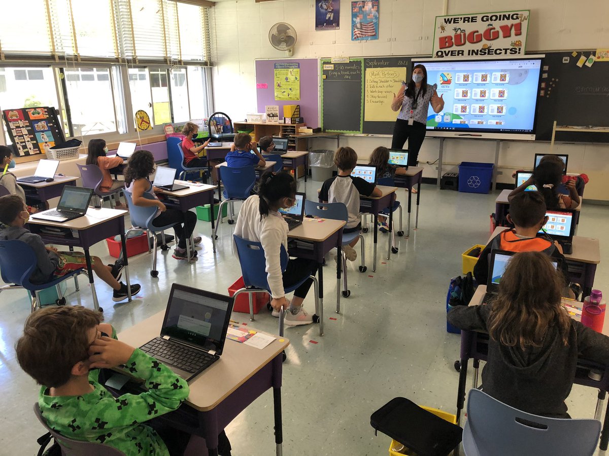 BWileyPOB's tweet image. So impressed with the students of @ParkwayPOB today while I participated in one of their first coding lessons with @MrsLindseyPOB using KidOYO. The language of coding is now at their fingertips! @POBSchools @marytomeara @mrsclampittPOB @mrsyohePOB
