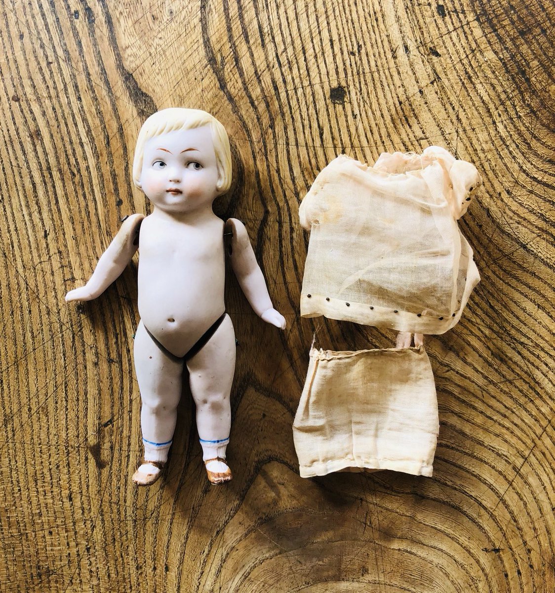 ずいぶん久しぶりに自分のために人形を買った。1920年代のドイツの